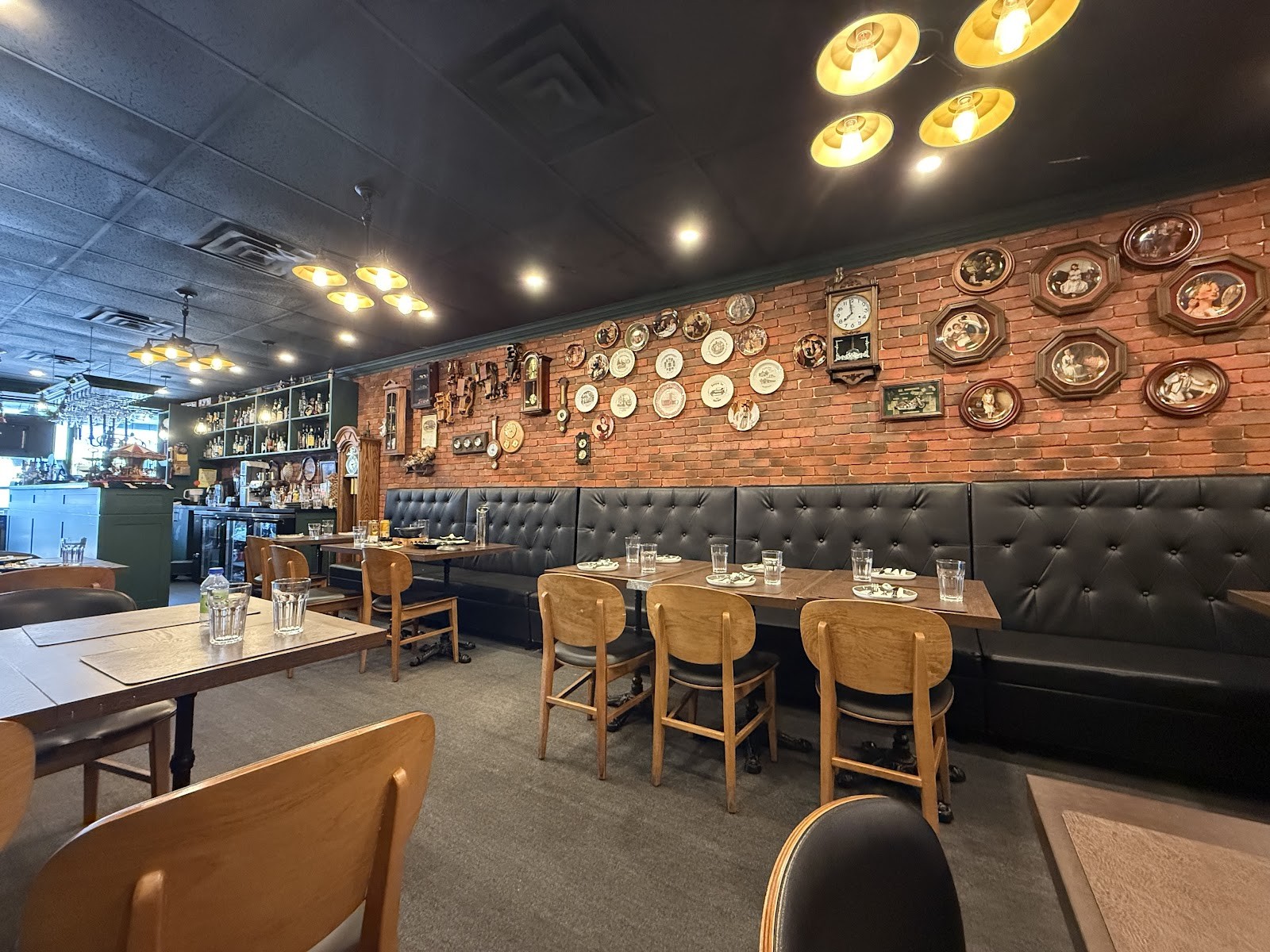 Old Avenue Restaurant: the place
