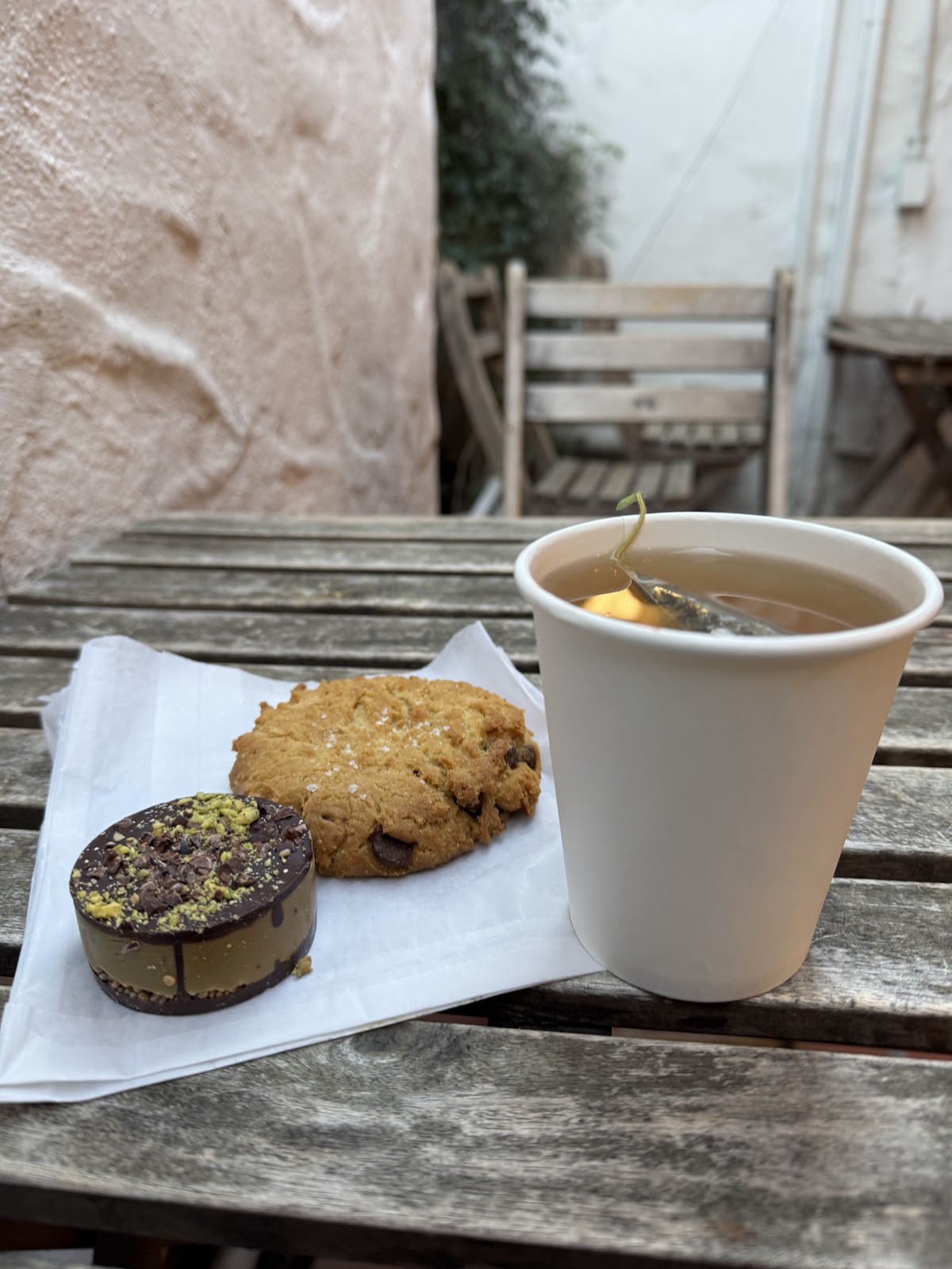Nibble Chocolate Old Town: food & drinks