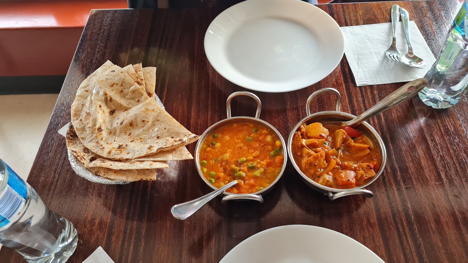 Sampoorna Vegetarian Surprise Indian Restaurant: food & drinks