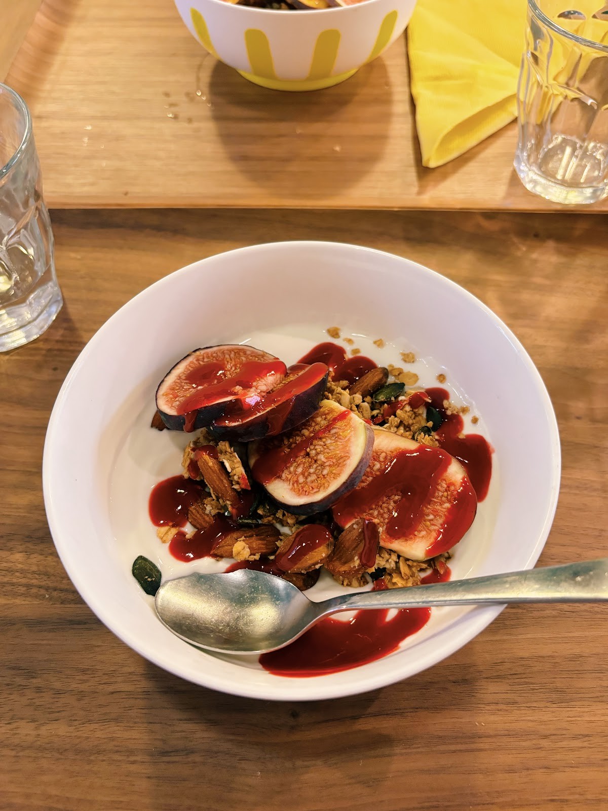 Buena Onda Cà Phê: food & drinks