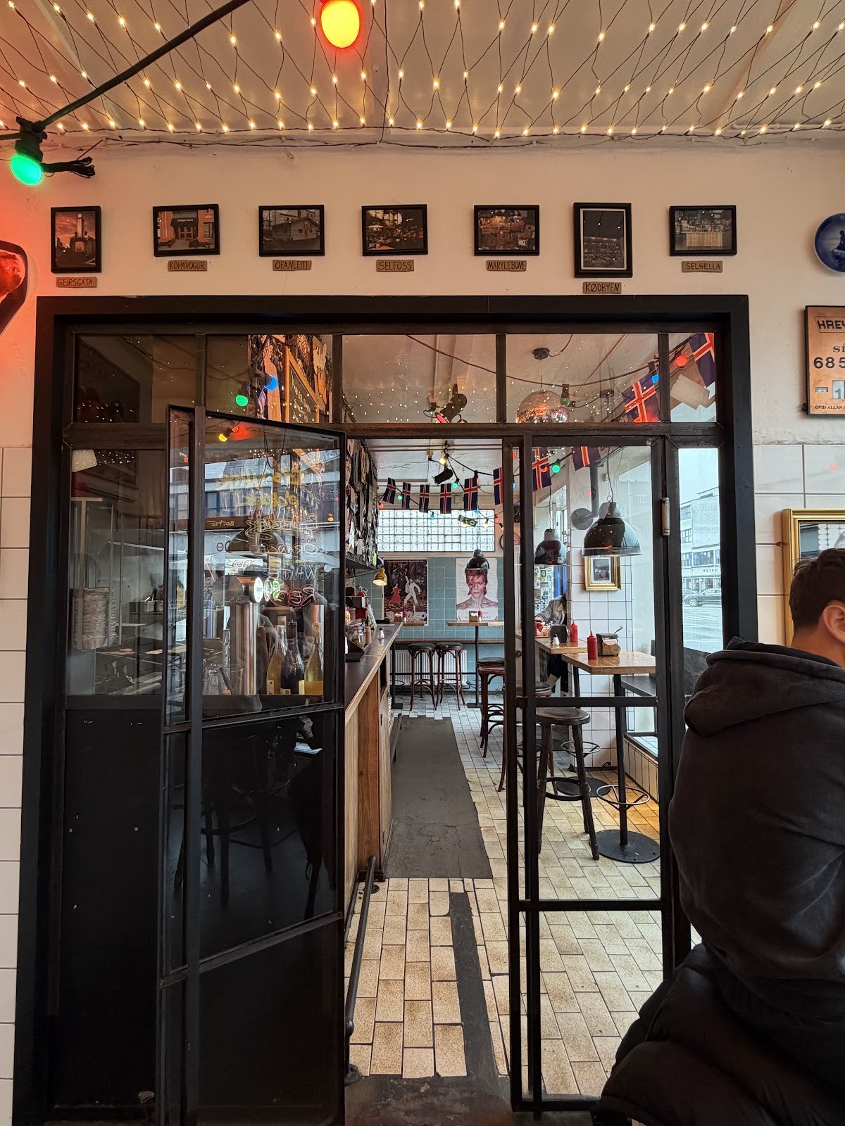 Tommi's Burger Joint: the place