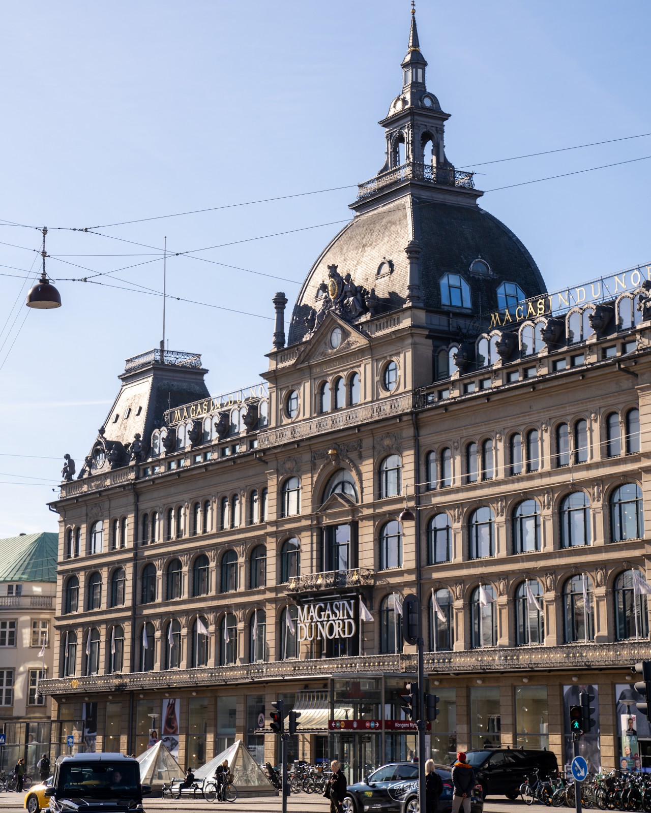DEJ Magasin: the place