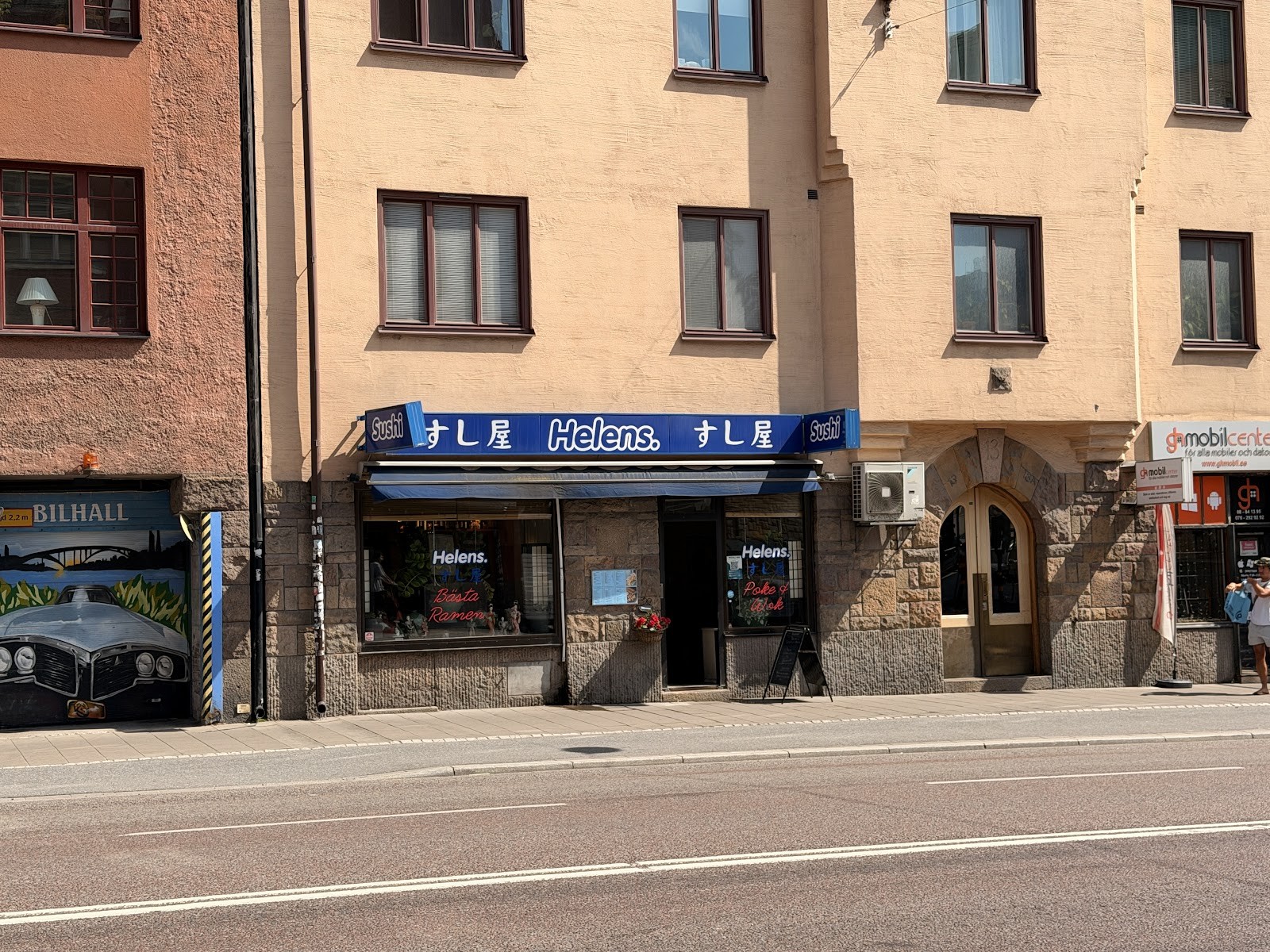 Helens Sushi: the place