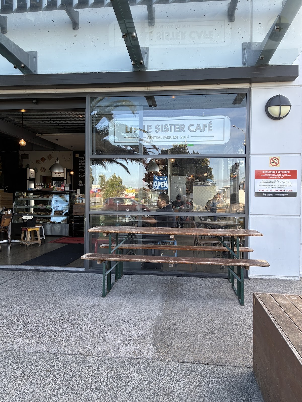 Little Sister Café: the place