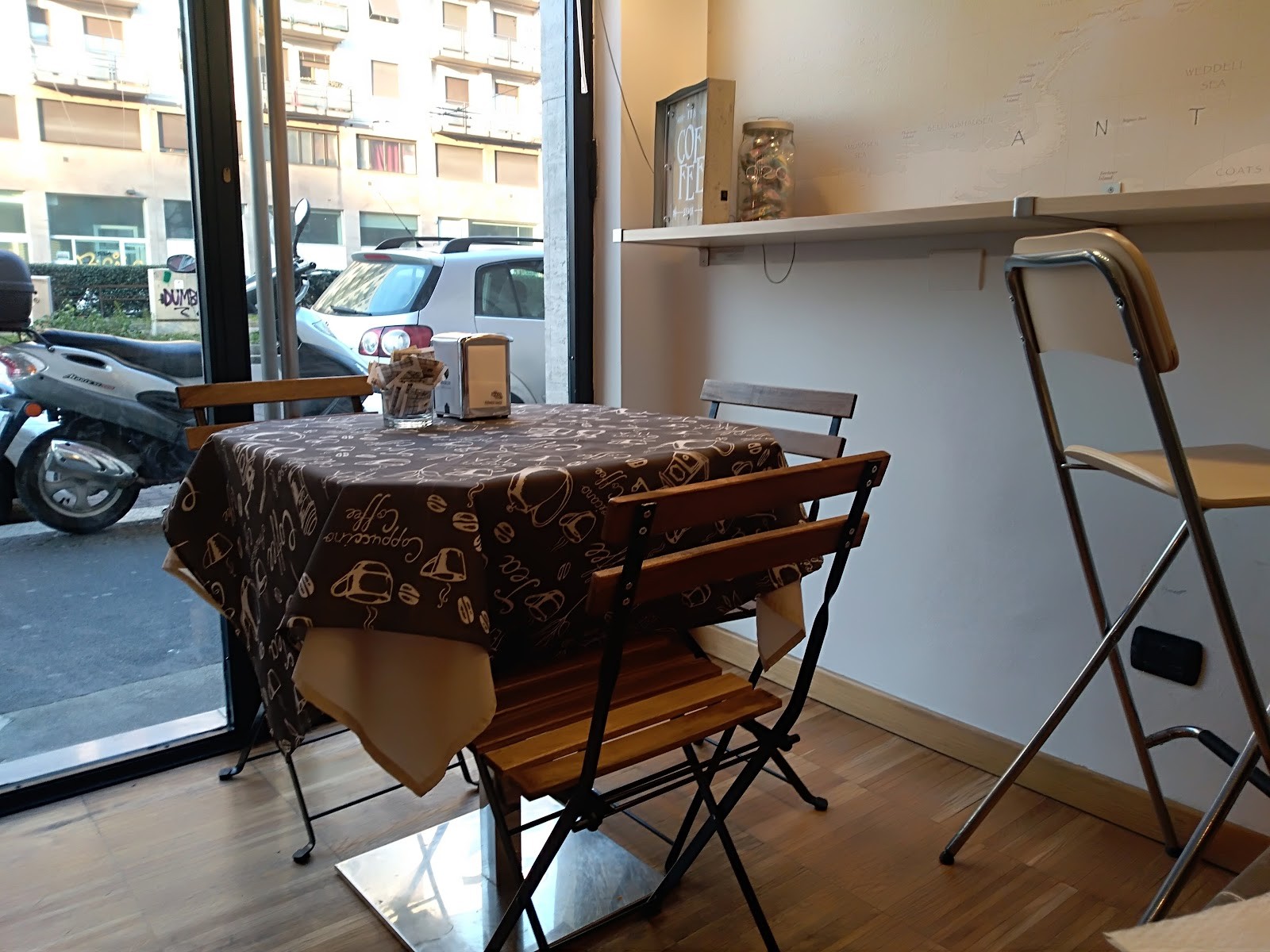 Dinchi Cafè: the place