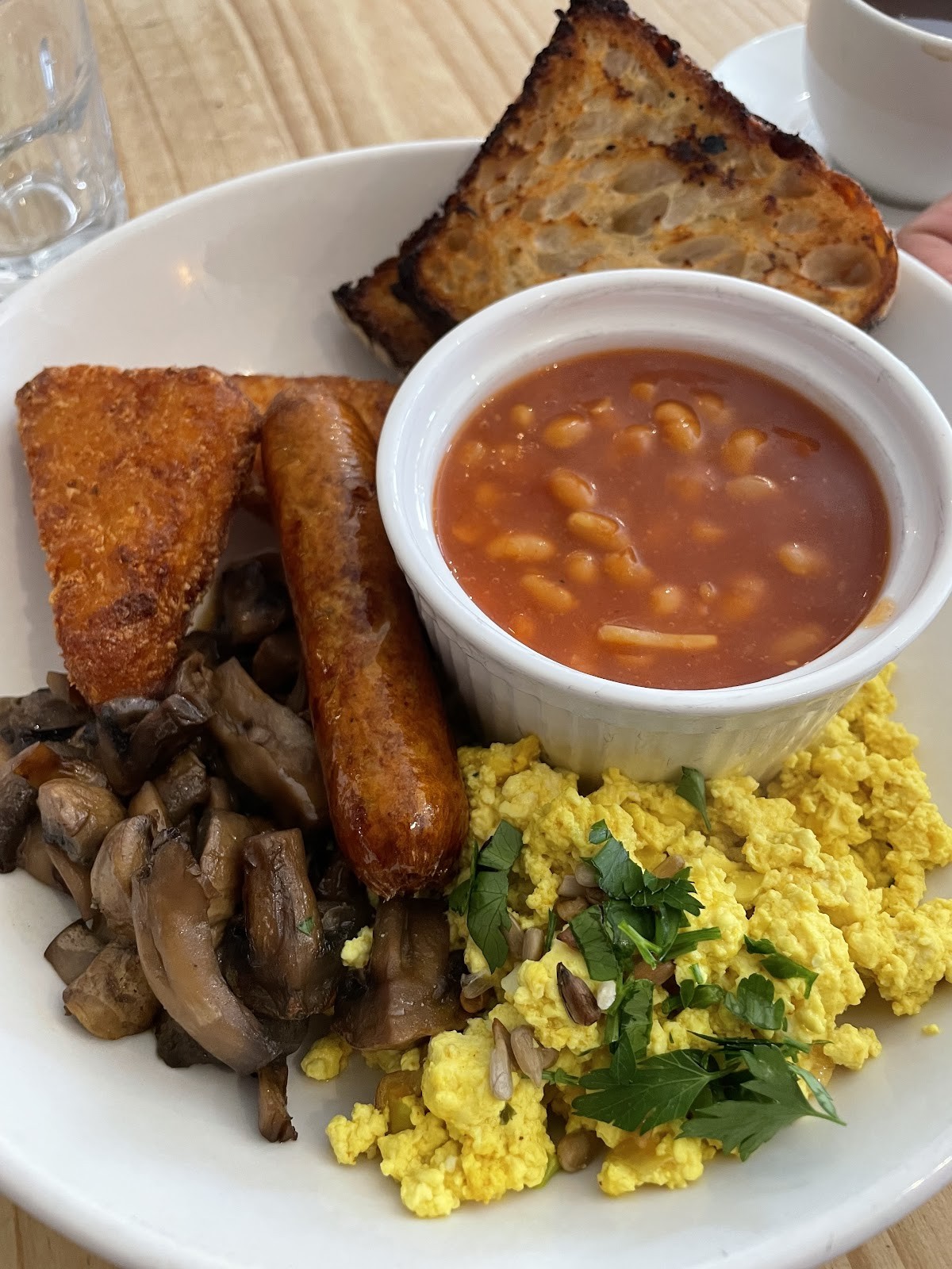 Black Cat café: food & drinks