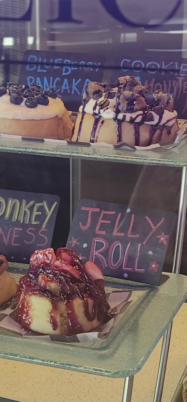 Cinnaholic: food & drinks