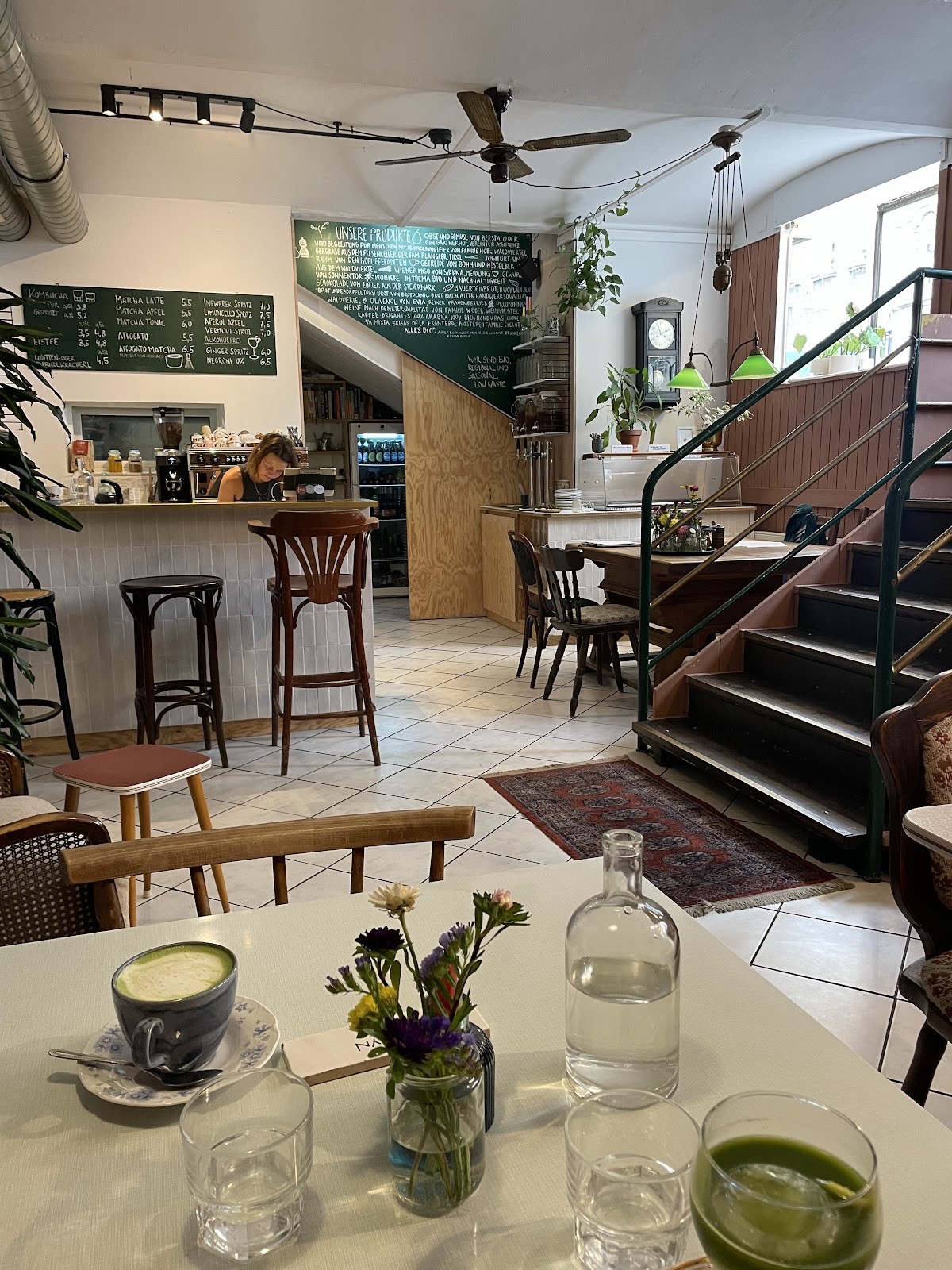 frei Yoga & Café: the place