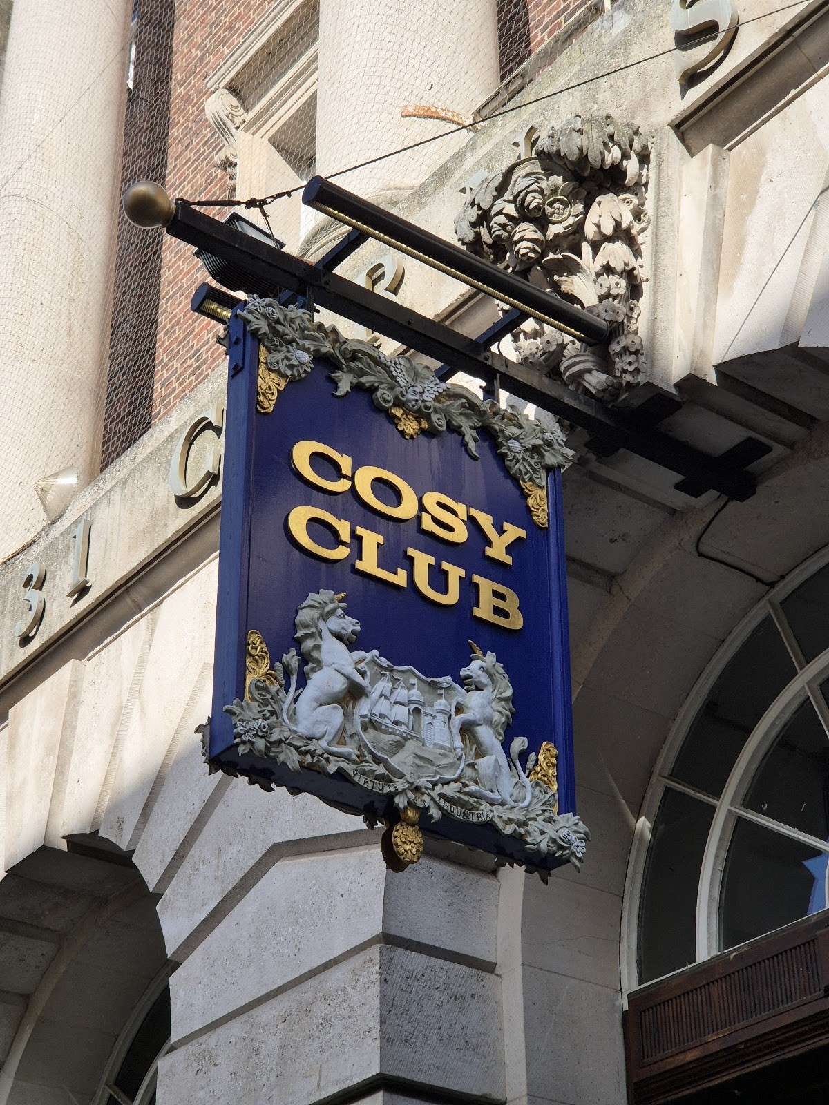 Cosy Club: the place