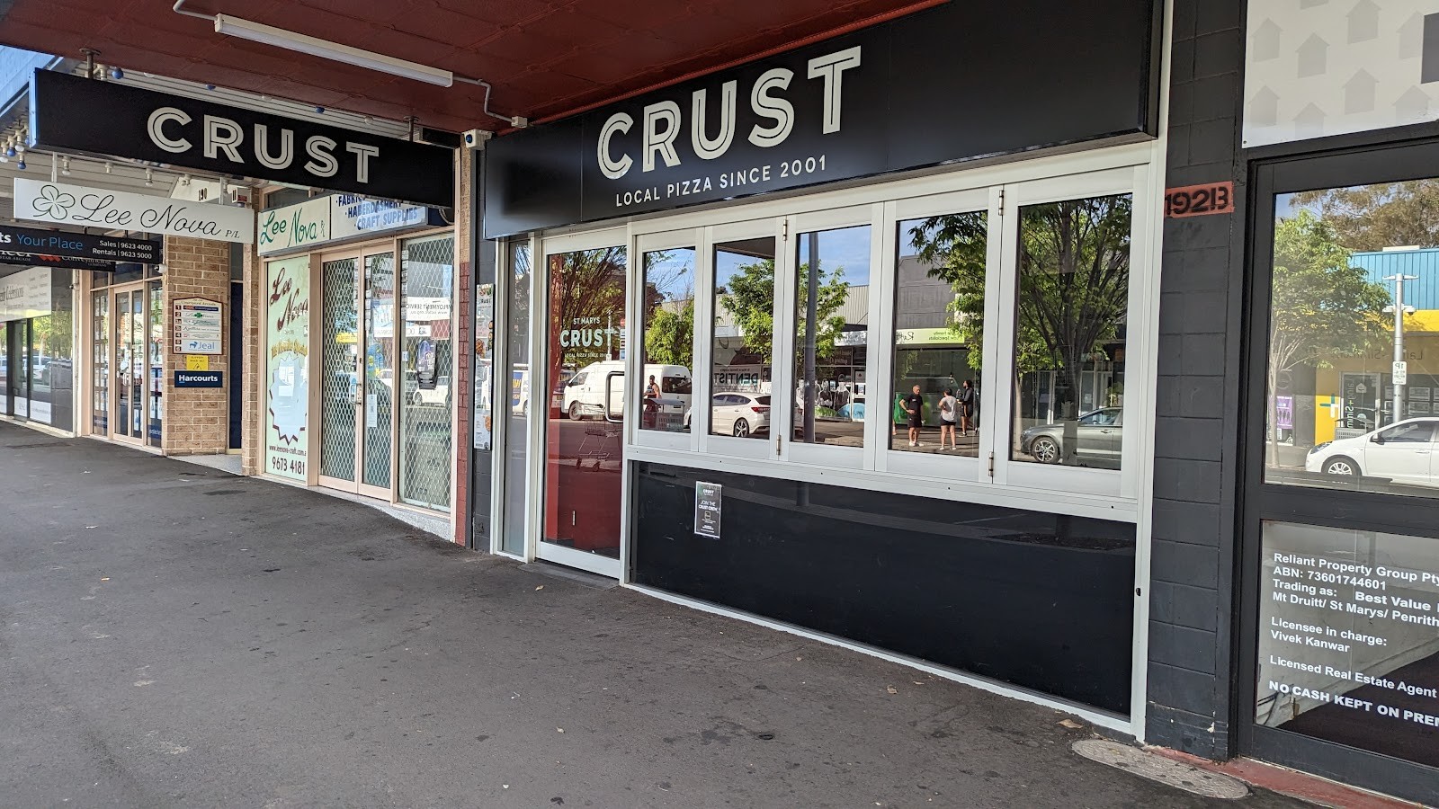 Crust Pizza St Marys: the place