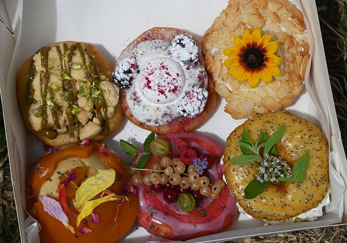 Nados Donuts: food & drinks