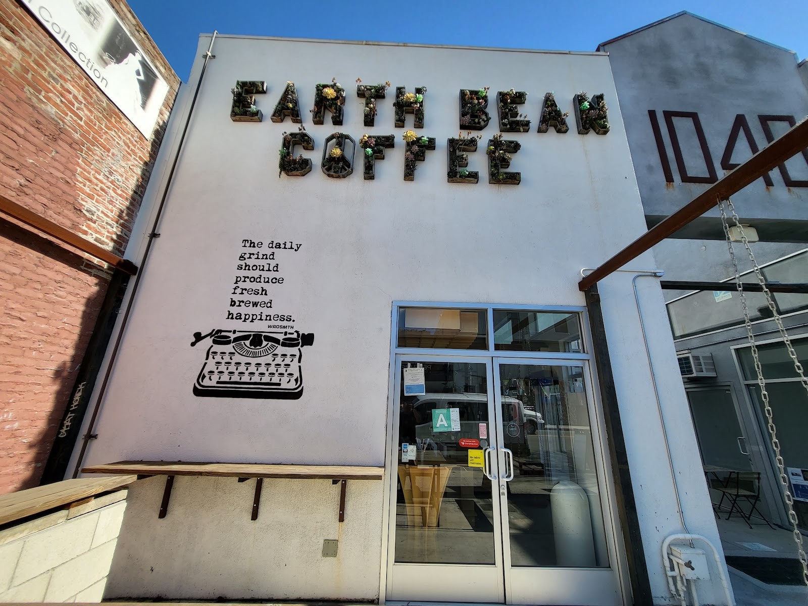 Earth Bean Coffee: the place