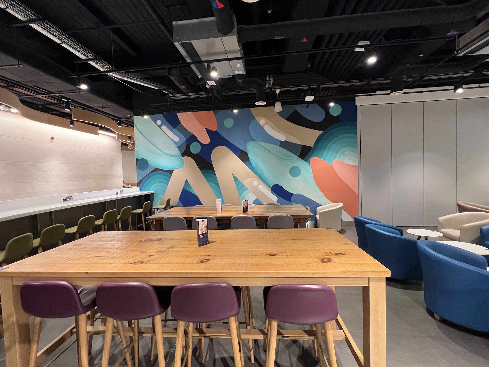 Escape Lounges: the place
