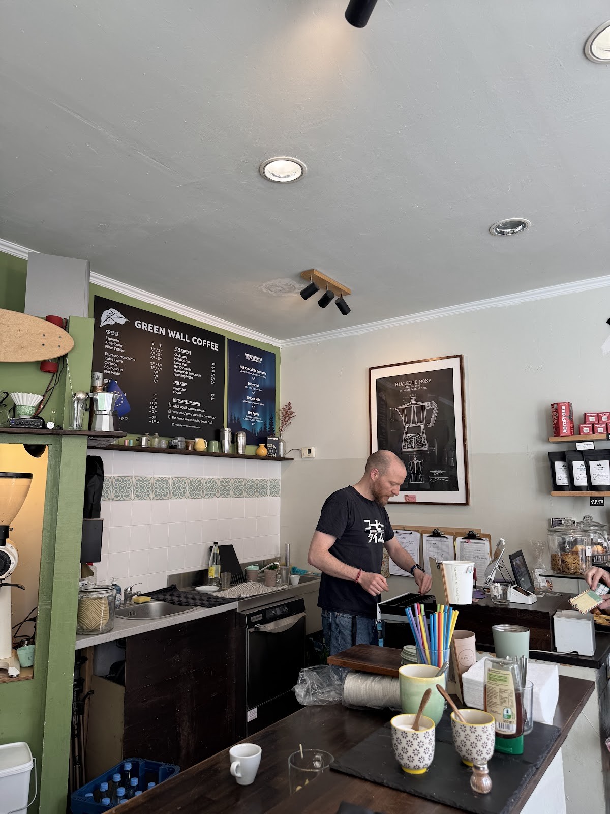 Green Wall Coffee: the place