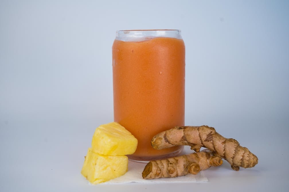 Glowing Plant-Based Eatery: food & drinks