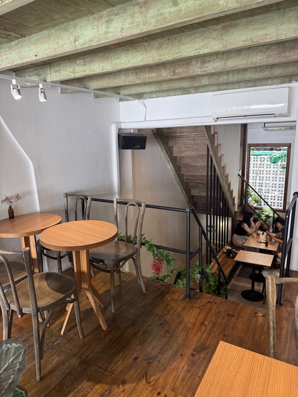 SLOWBAR : Slow coffee & Juice bar: the place