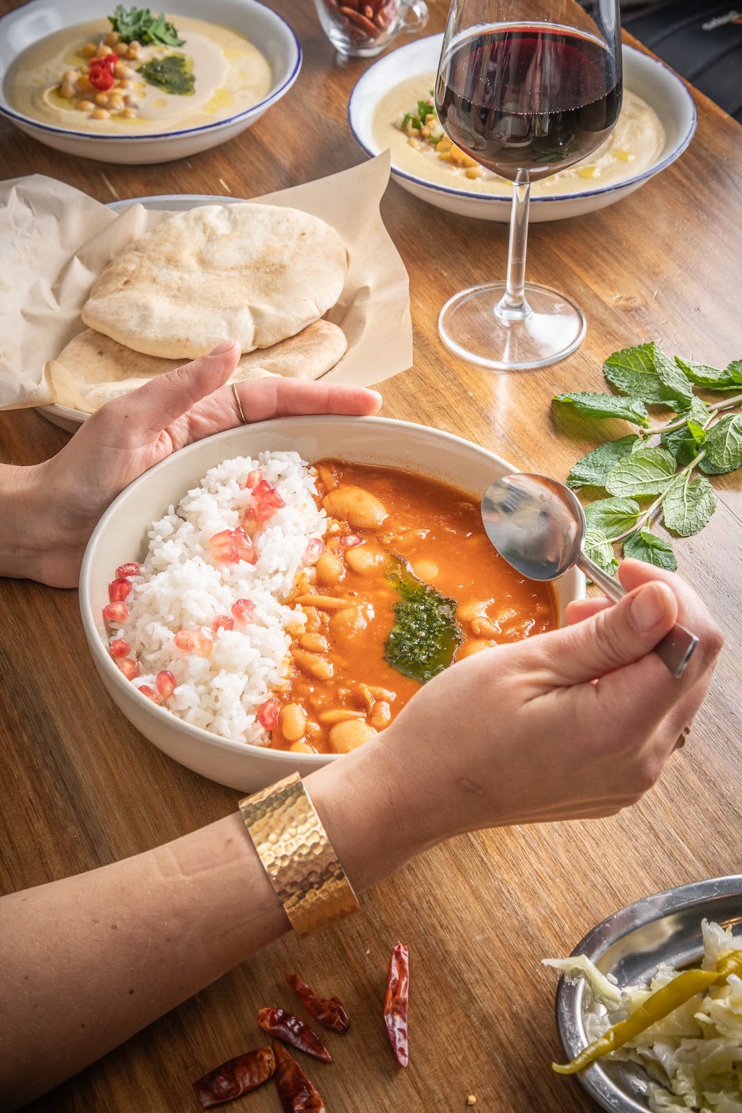 La Hummuseria: food & drinks