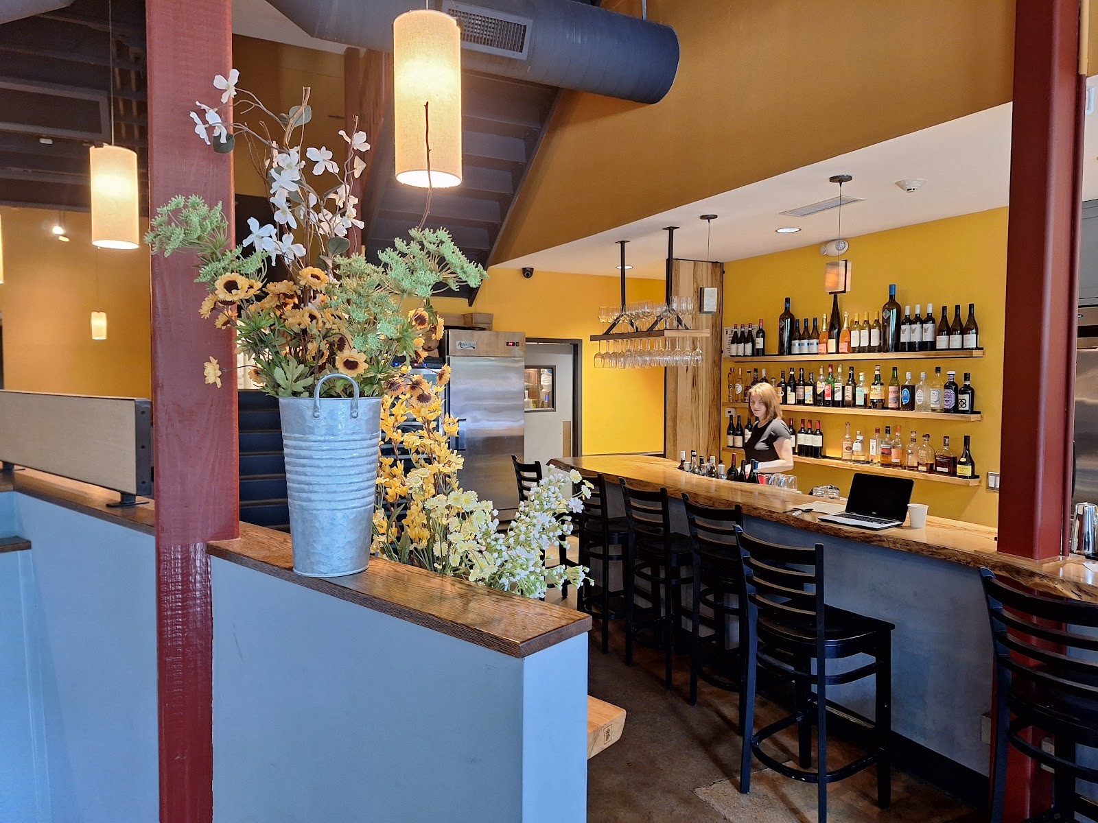 Mediterranea Restaurant & Bakery: the place