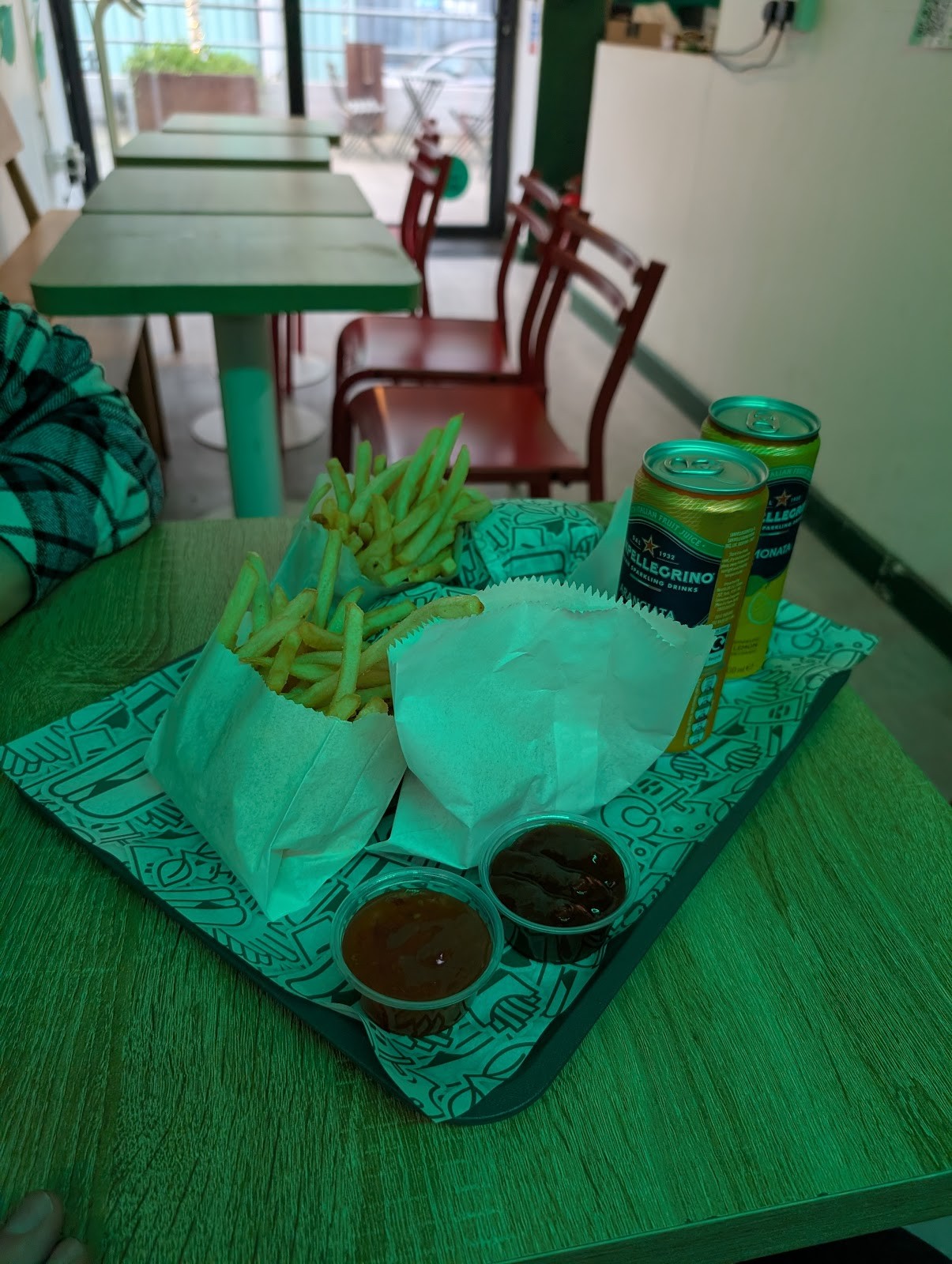 VeBurger - Wapping Wharf: food & drinks