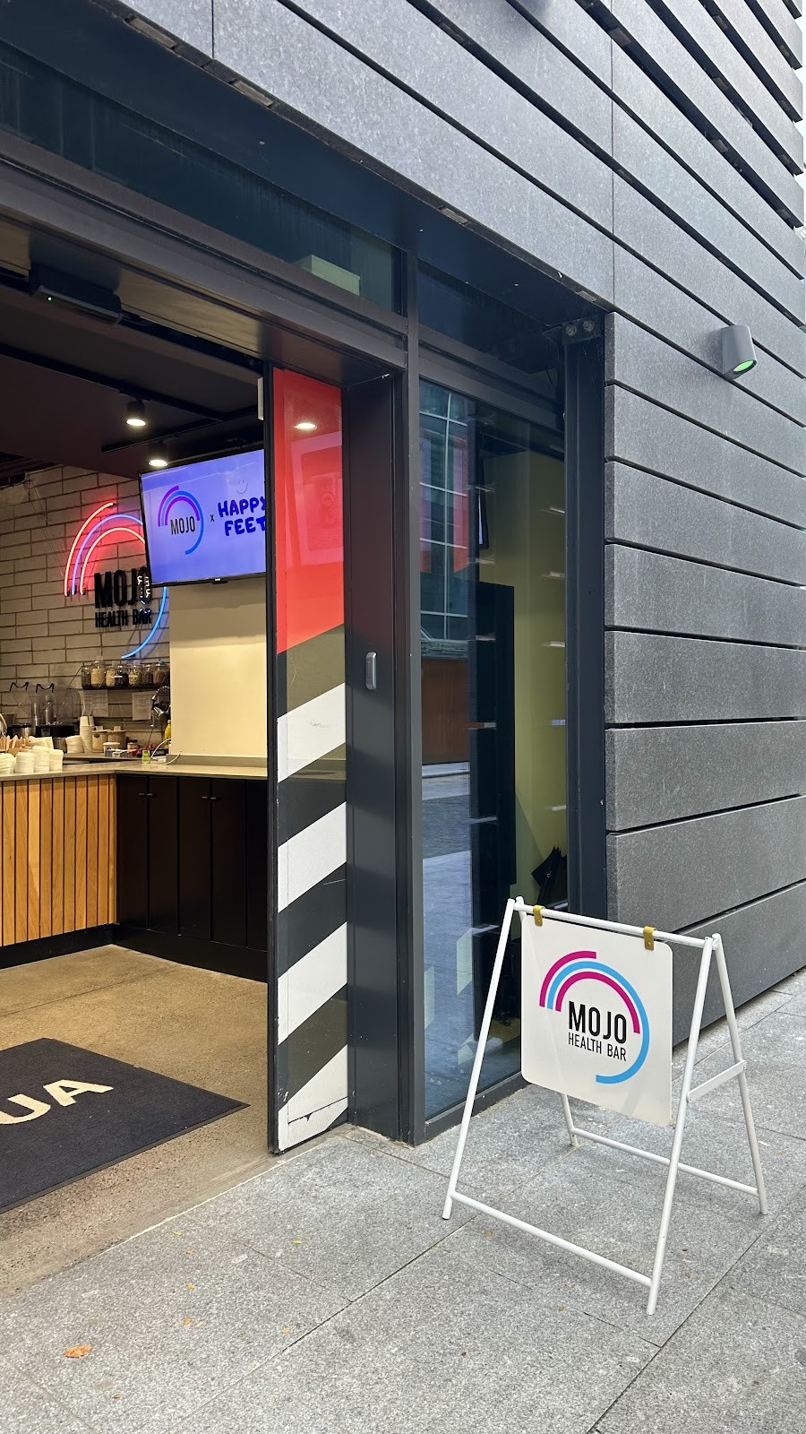 Mojo Health Bar: the place
