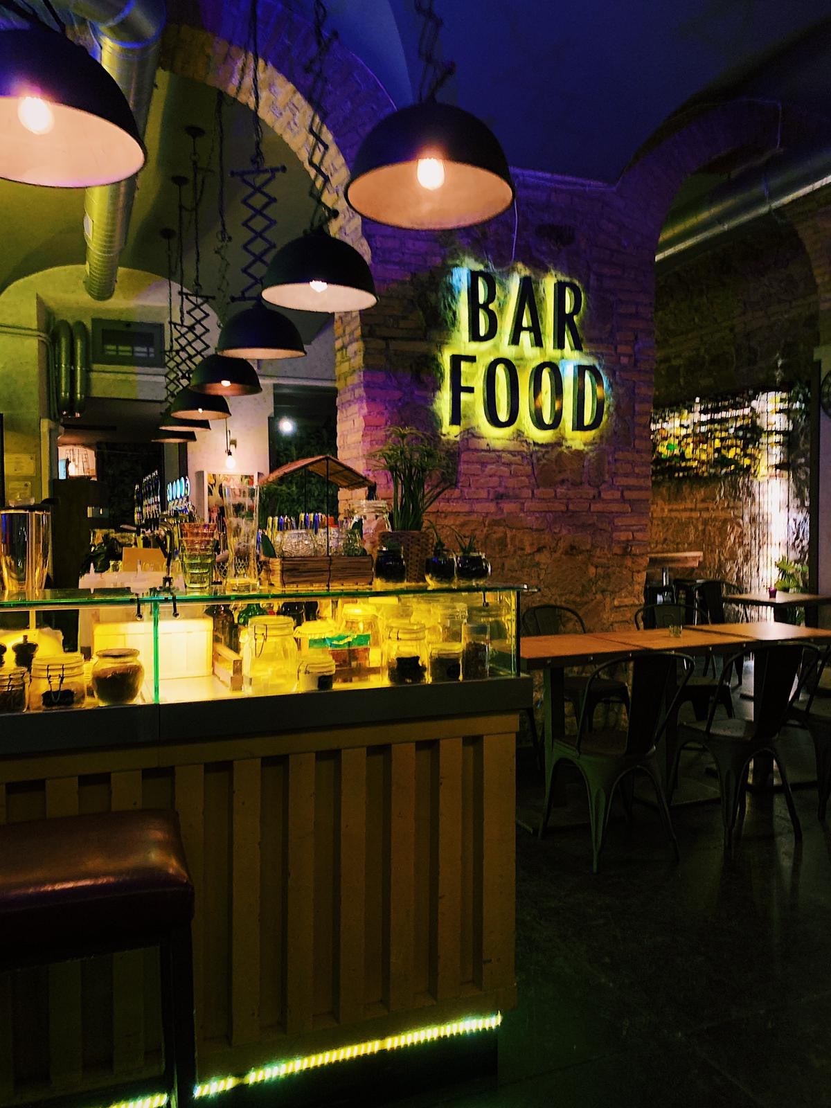 Magnebevo e sto a Ostiense: the place