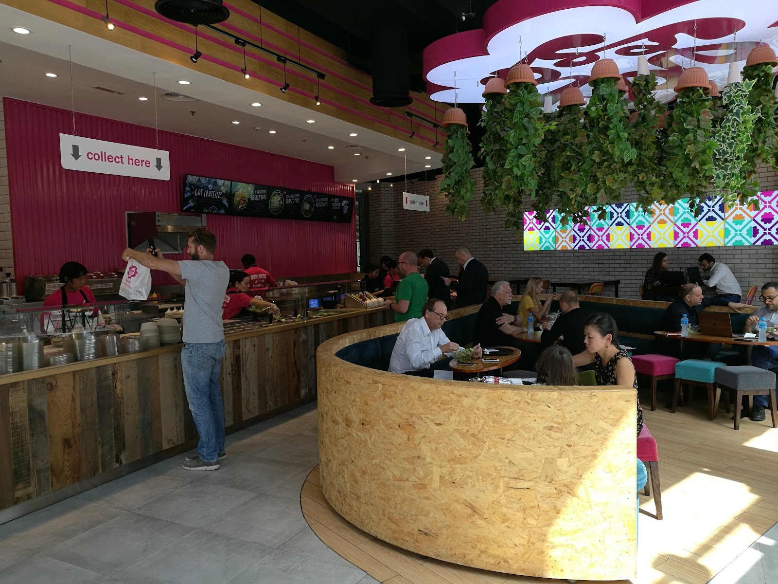 Toss & Co.: the place