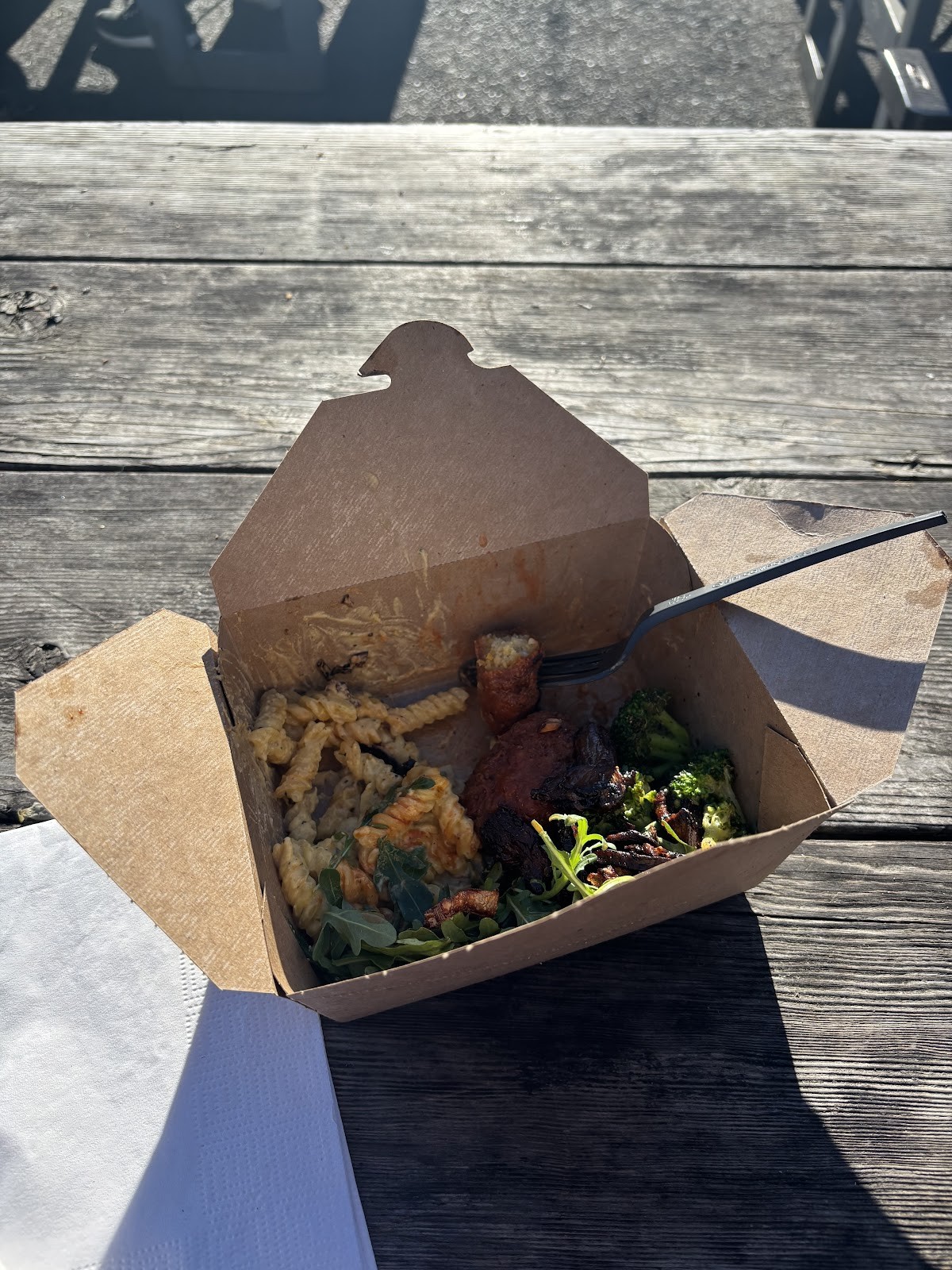 Flourish Plant-Based Kitchen: food & drinks