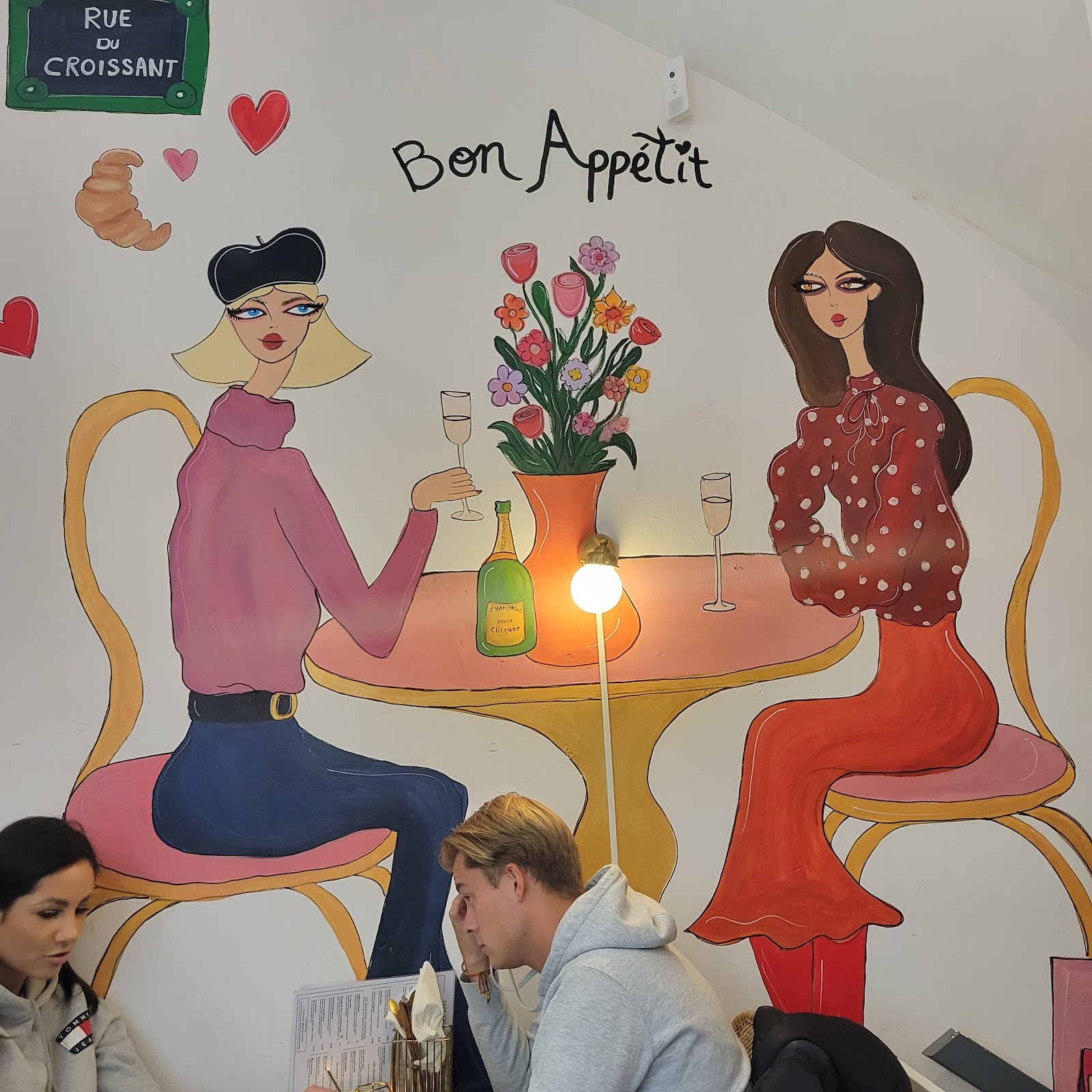 Le Petit Deli: the place