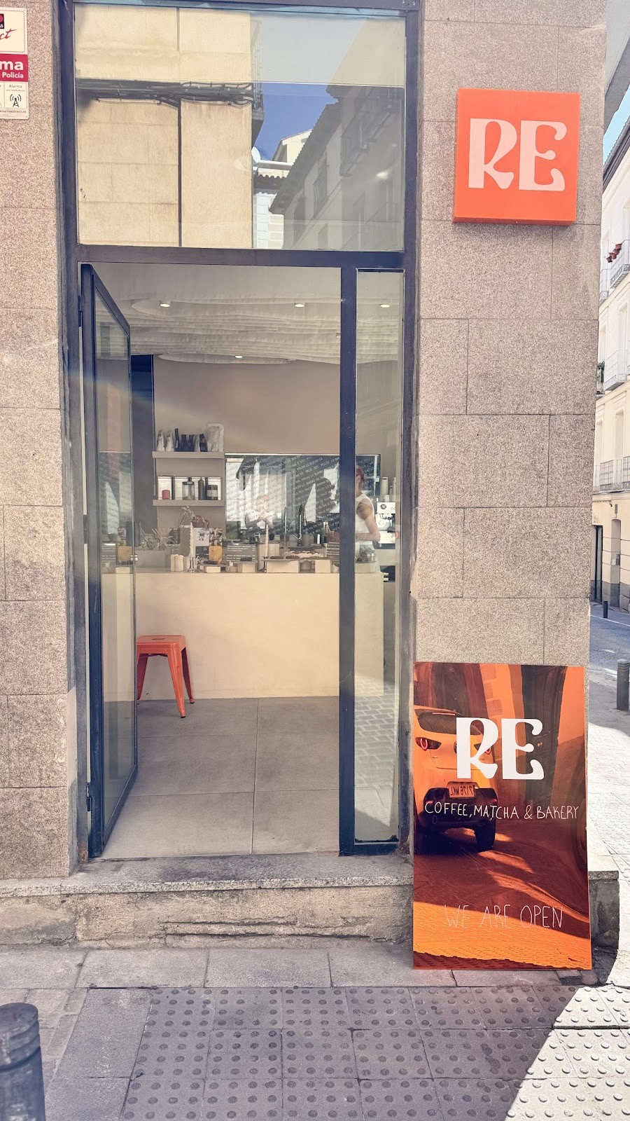 Re Café: the place