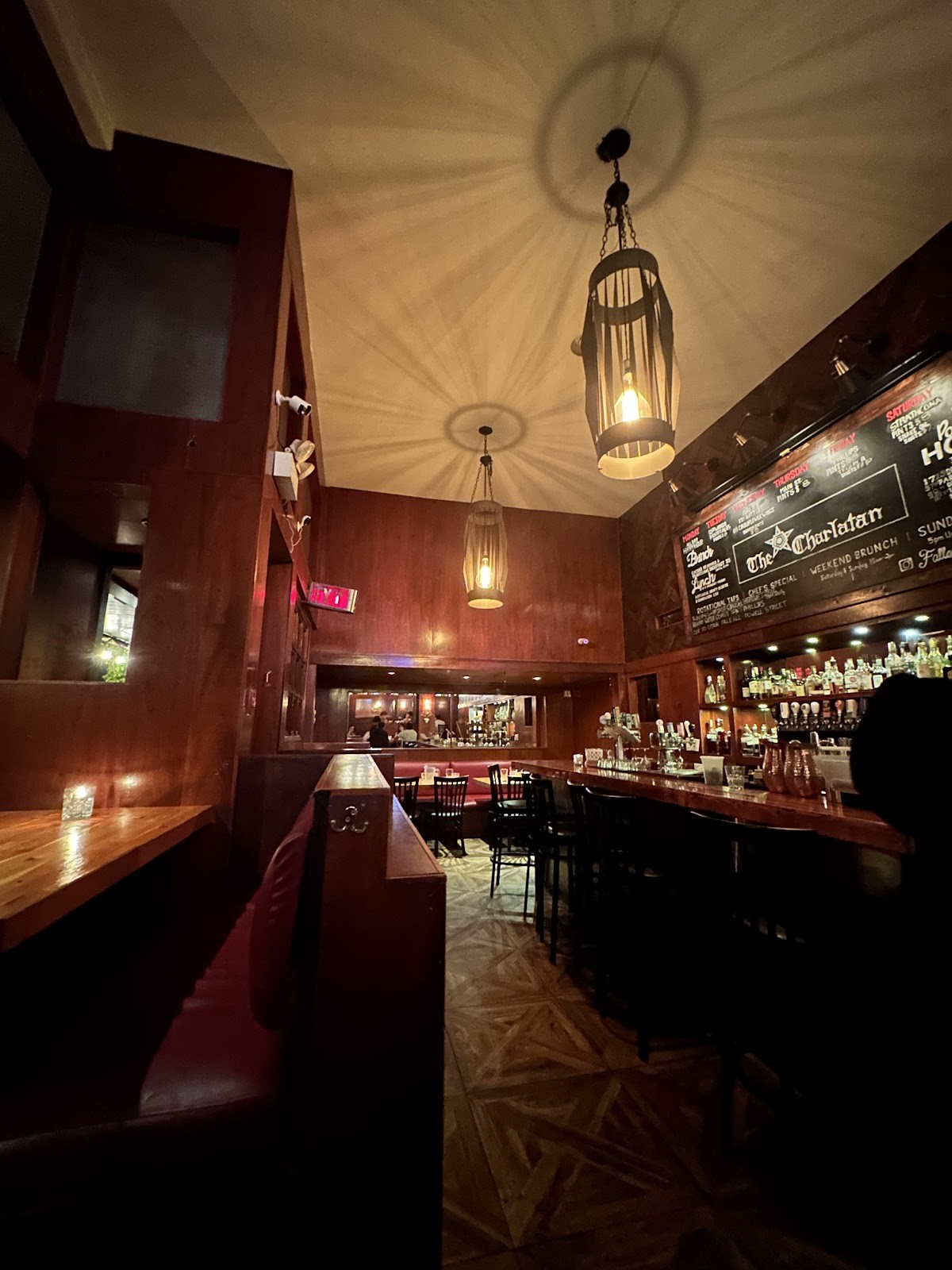 The Charlatan: the place