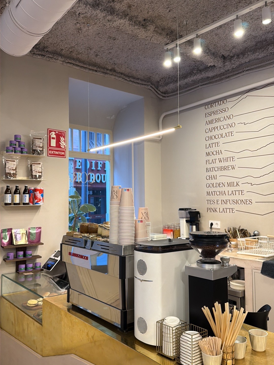 Cora Gelato & Coffee Culture: the place