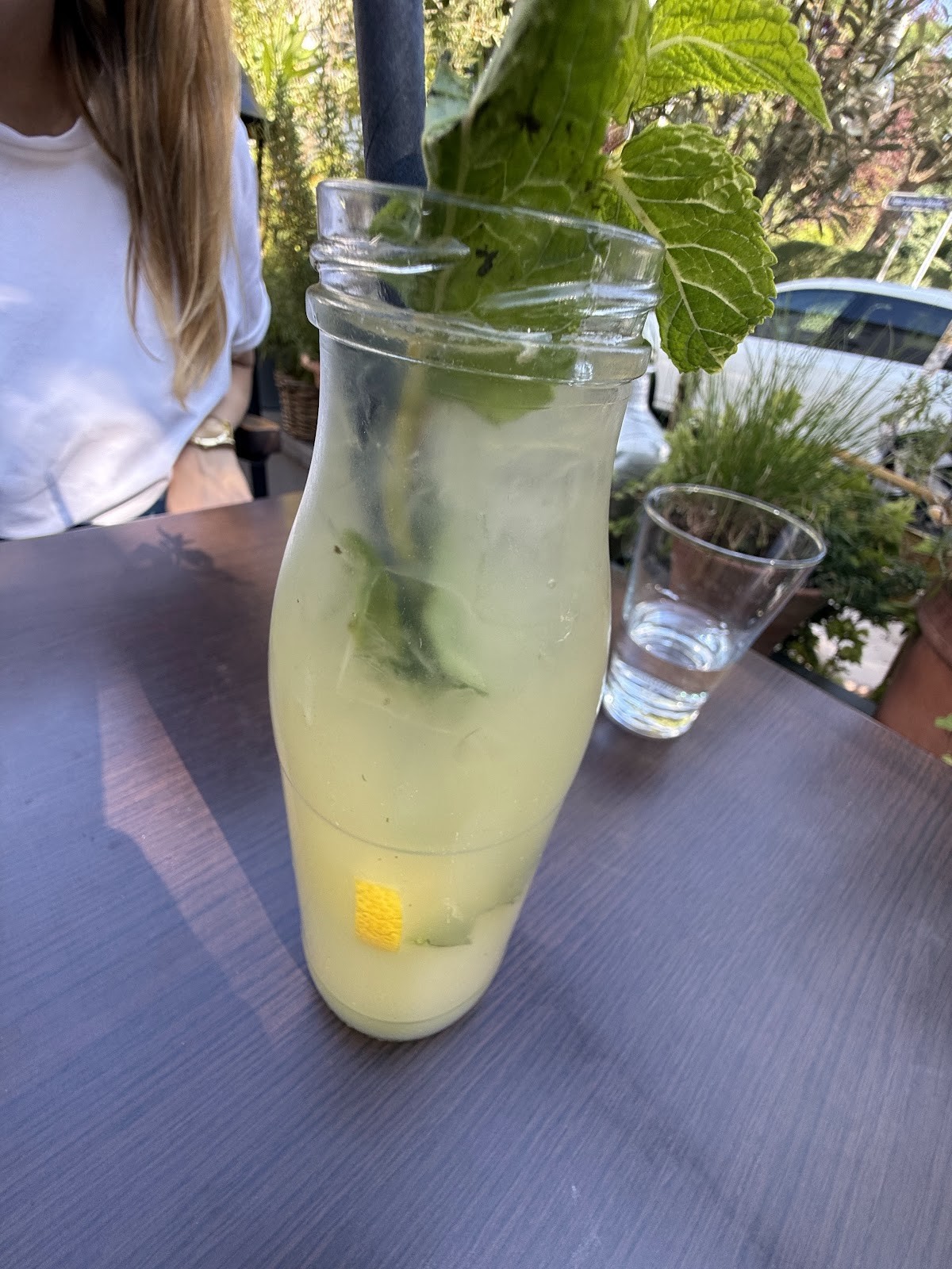 Kuli Alma: food & drinks
