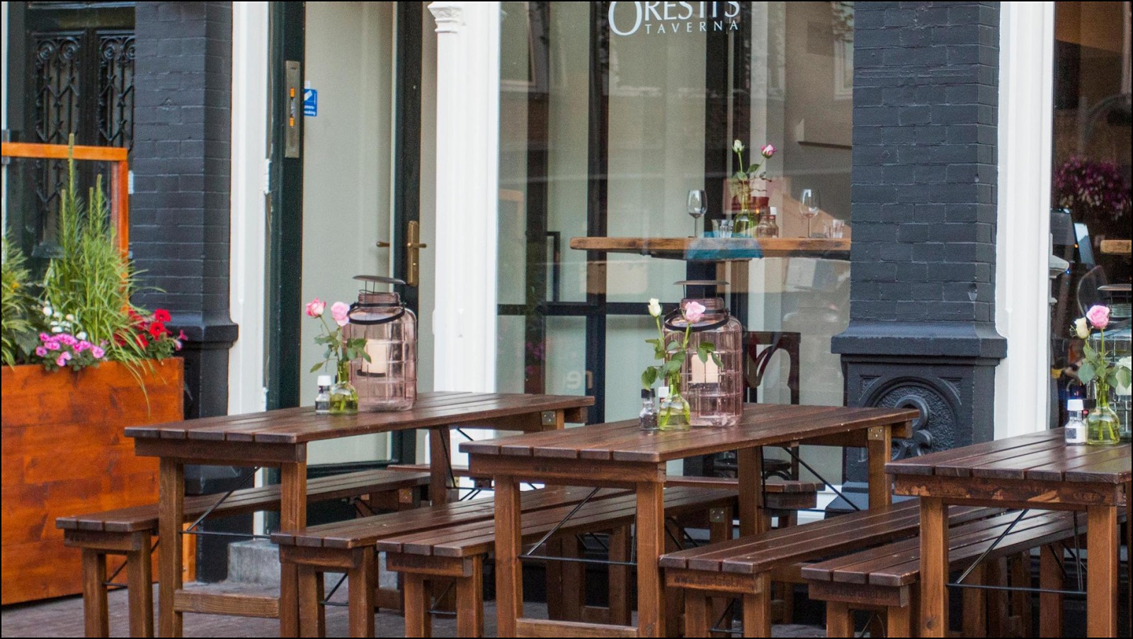 Oresti's taverna: the place