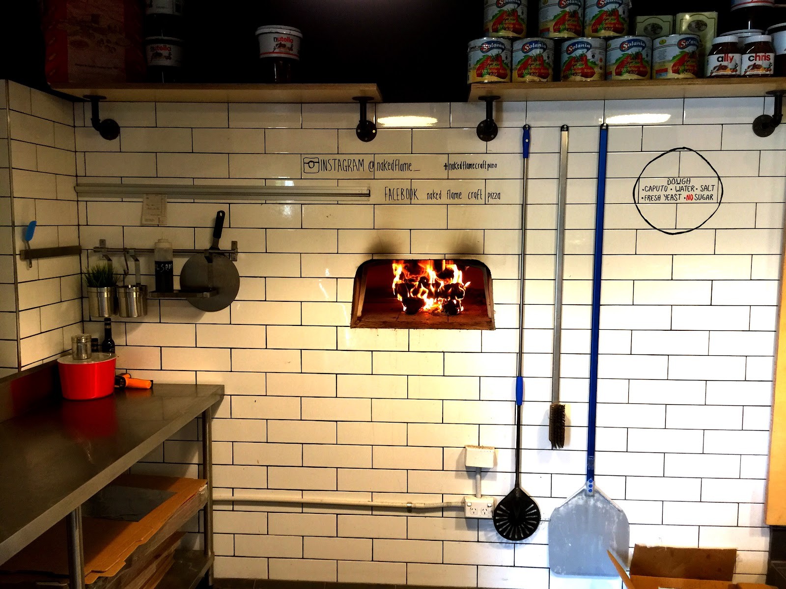 Naked Flame Pizzeria: the place