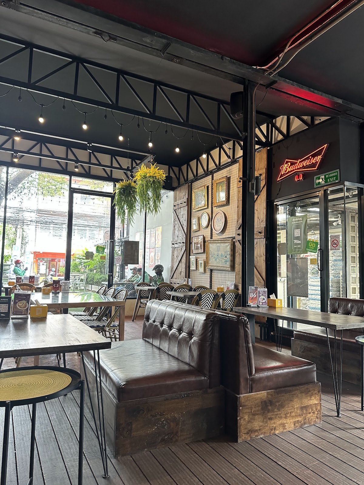 อร่อย อารีย์ Aroi Ari: the place