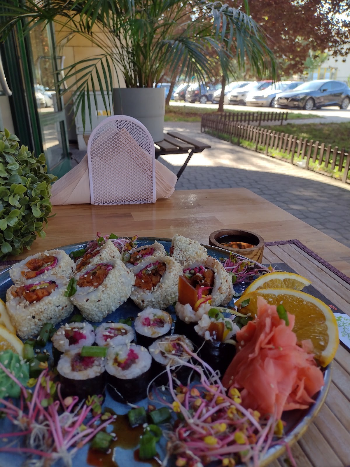 VegeSushi by PanSushi: food & drinks