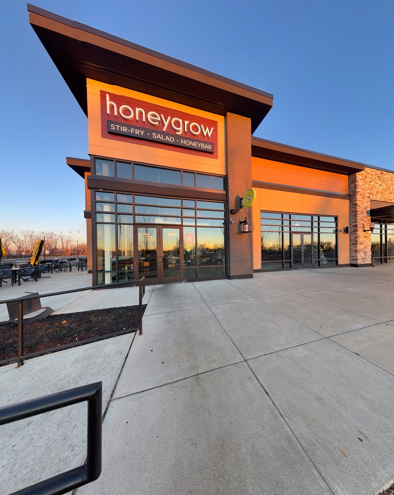 honeygrow: the place