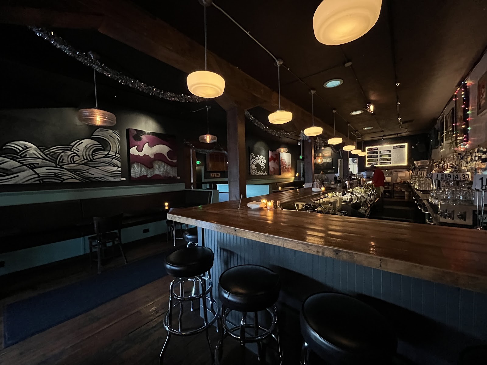 Thunderbird Bar: the place