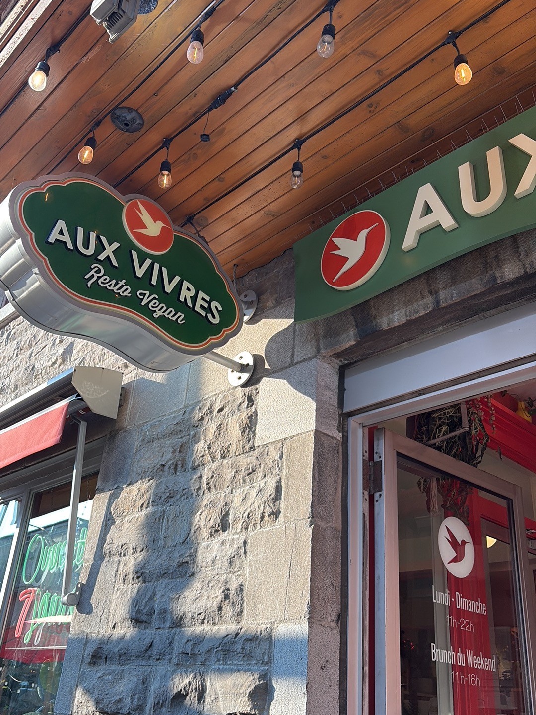 Aux Vivres Plateau: the place
