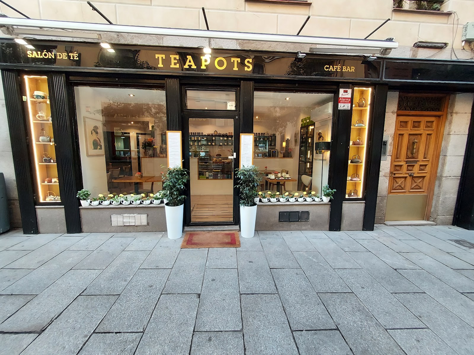 Teapots Madrid tienda y salón de té: the place