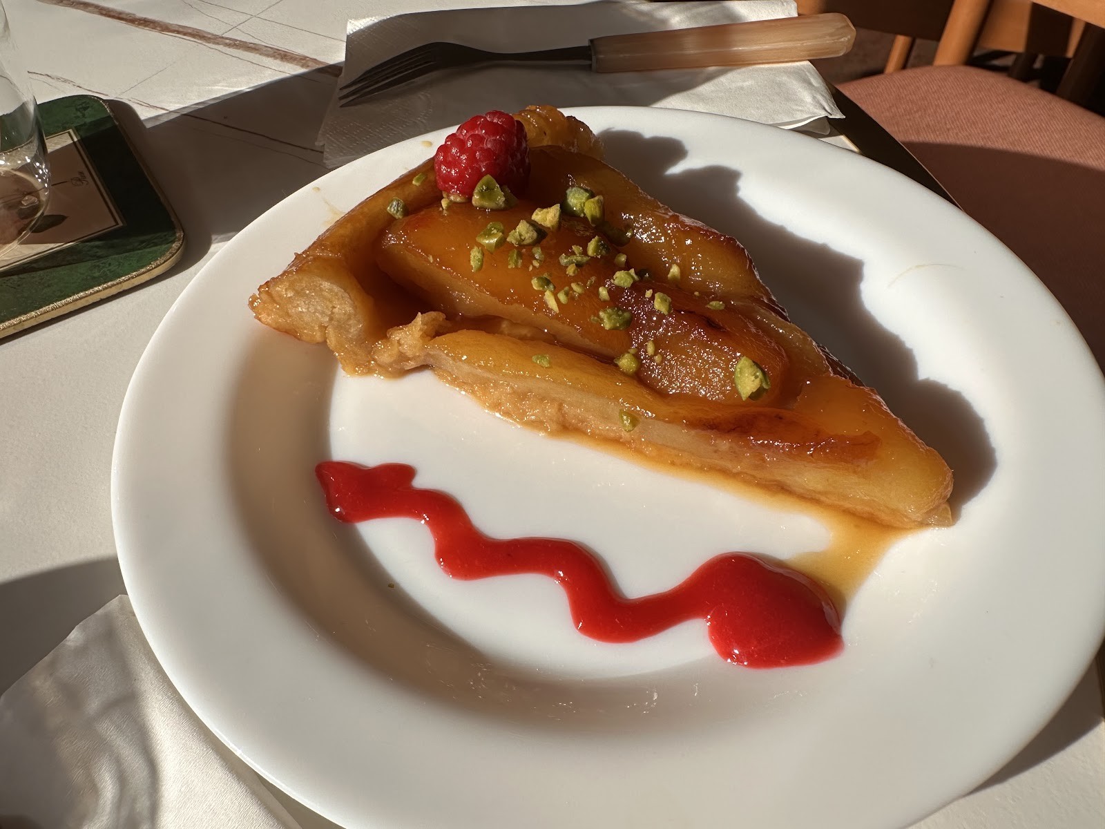 Le Goûter Parisien: food & drinks