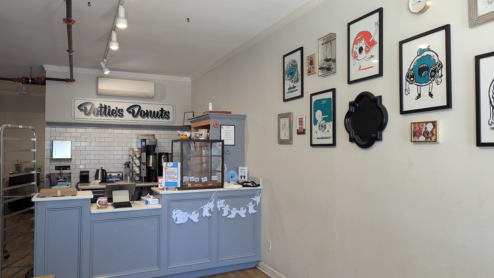 Dottie's Donuts: the place