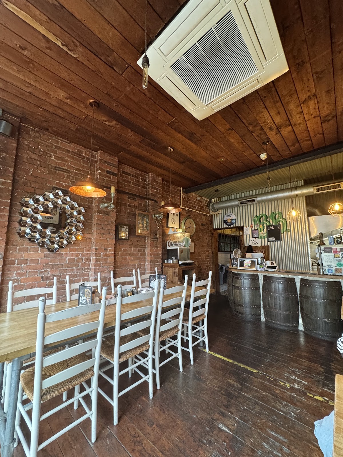 Bruce Burgers: the place