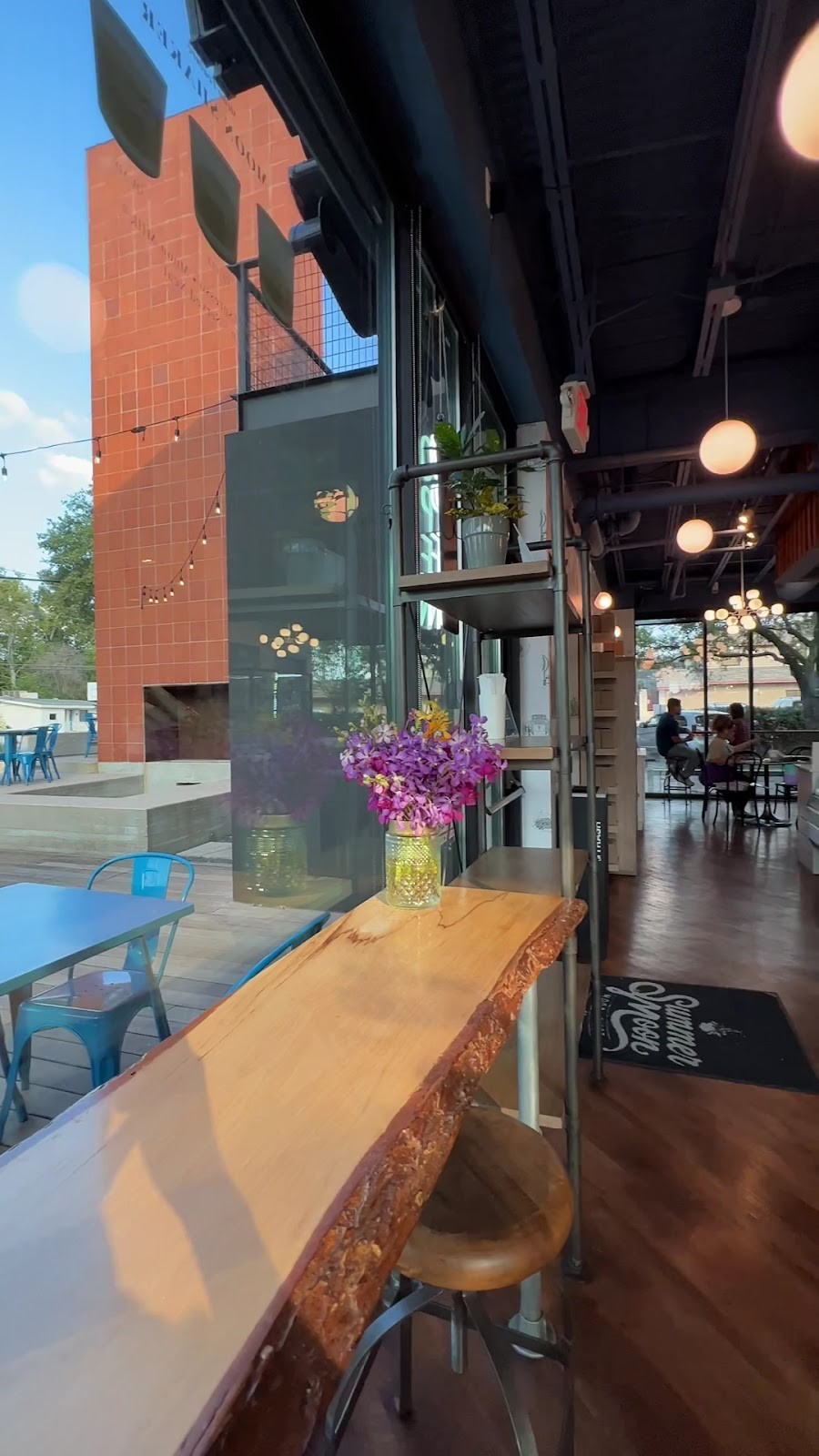 Summer Moon Coffee: the place