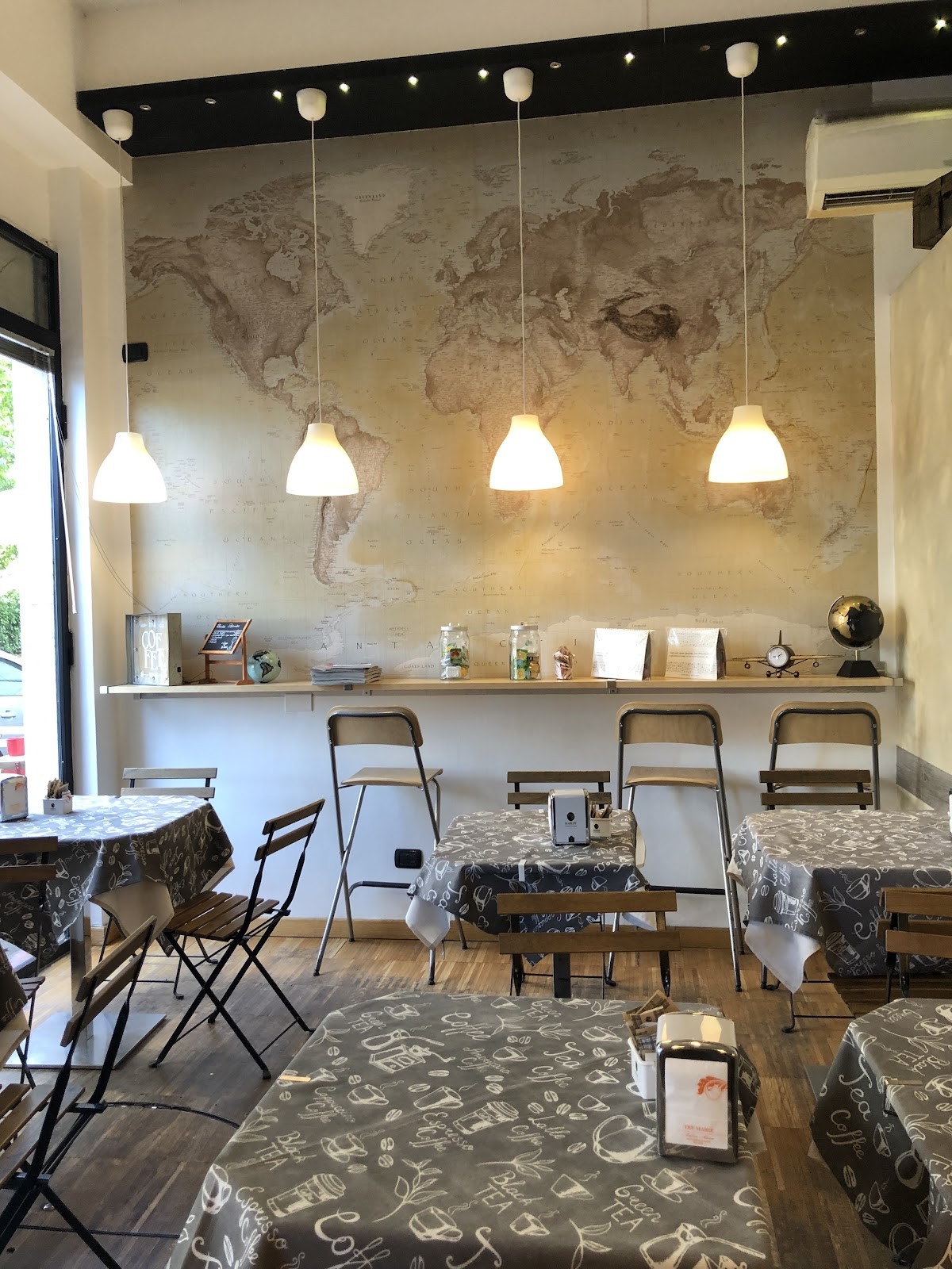 Dinchi Cafè: the place
