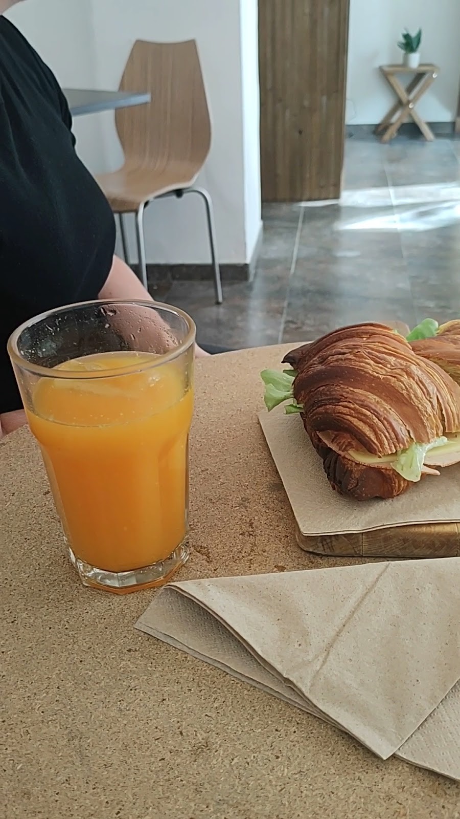 Gal Café - Vegan Food & Specialty Coffee: food & drinks