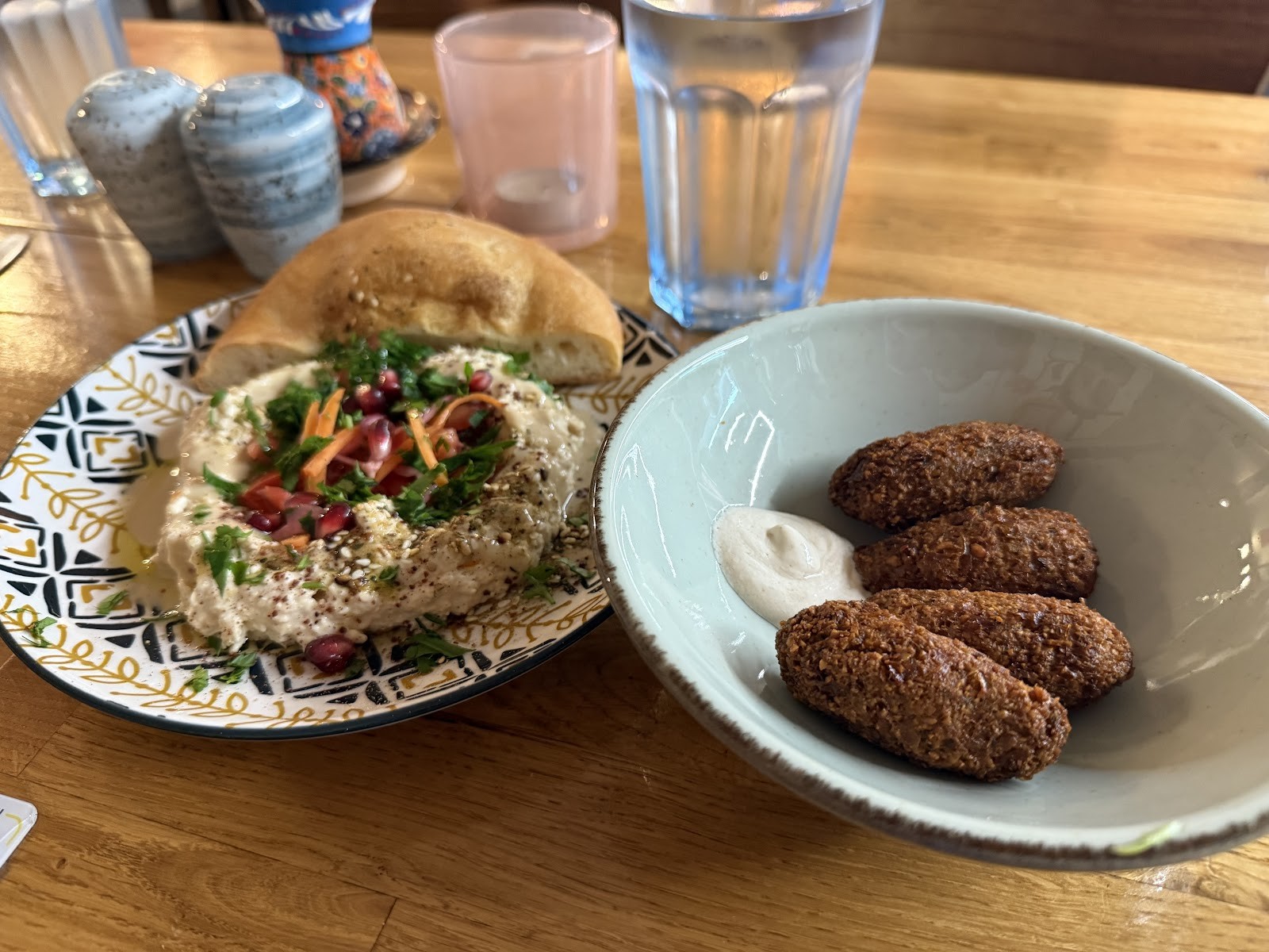 Gaia Kitchen: food & drinks