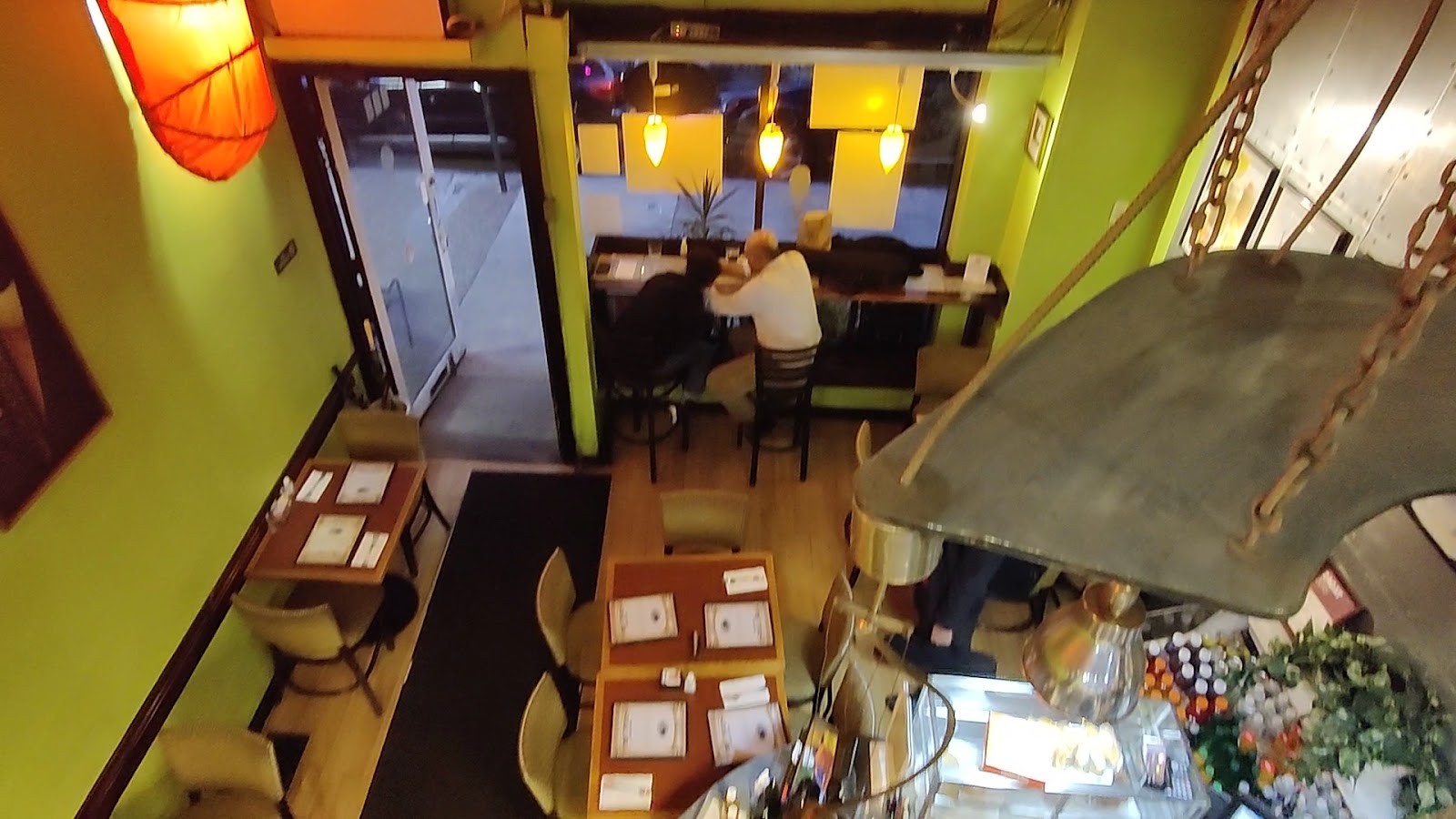 Almaz Cafe: the place