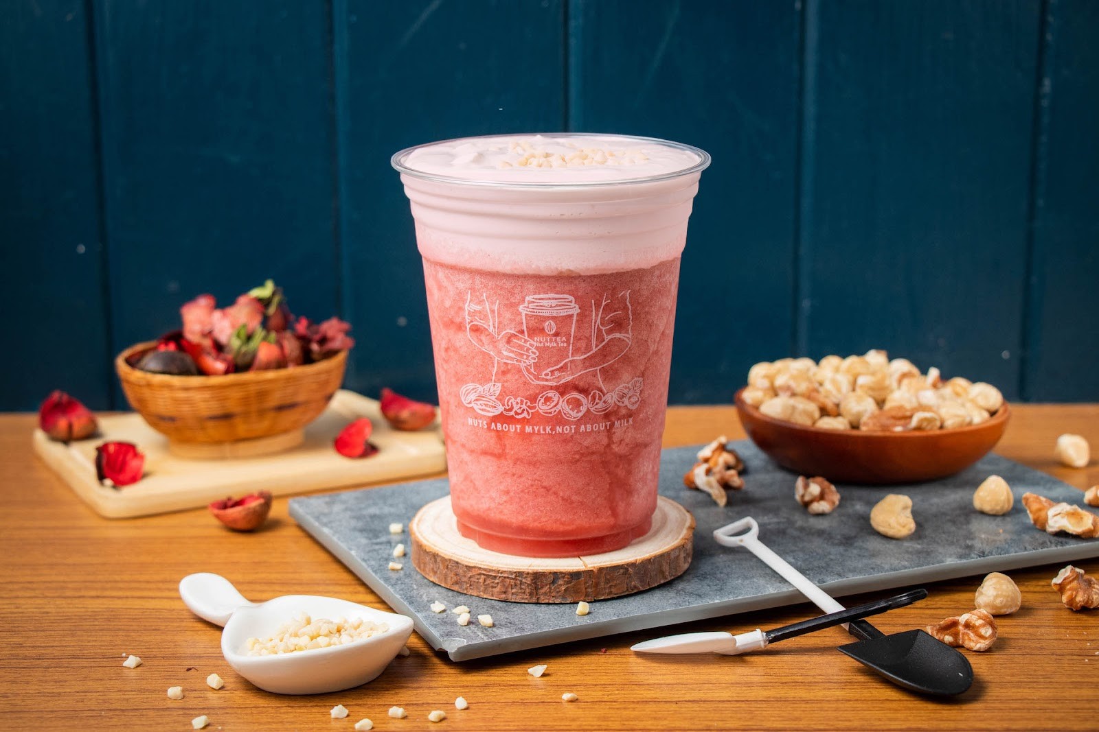 Nuttea - Nut Mylk Cafe: food & drinks