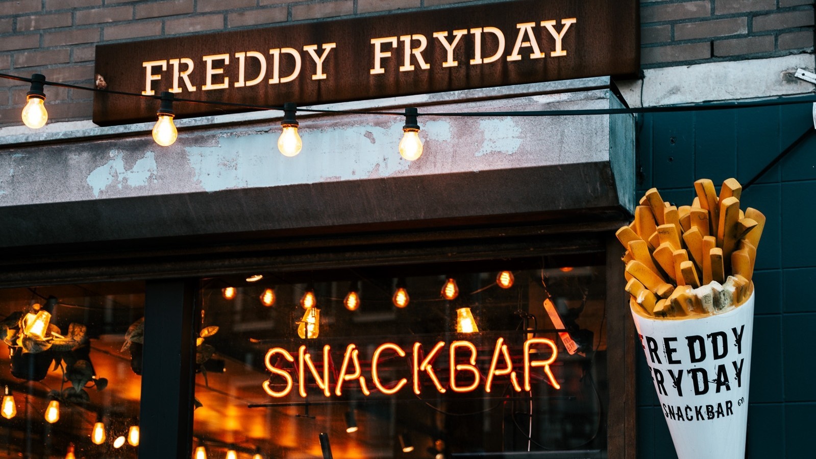 Freddy Fryday Oost: the place